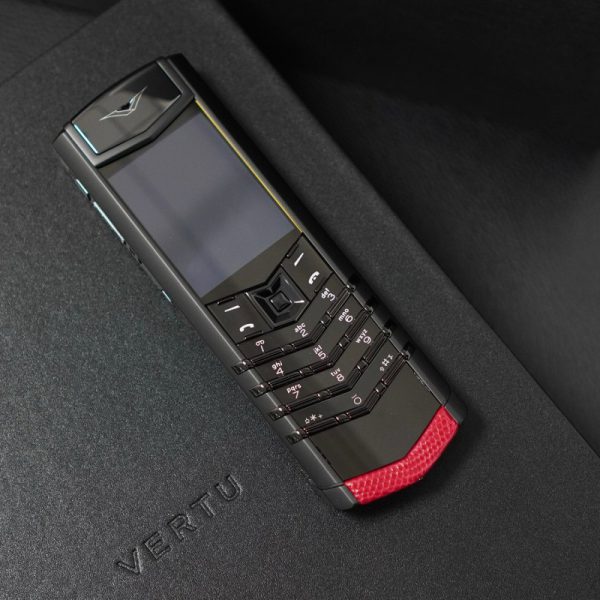 Signature V - Pure Black Lizard Red